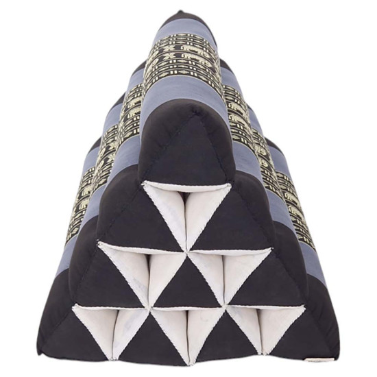 Musta & sininen pyramidityyny, jossa on norsukuvioinen kuvio